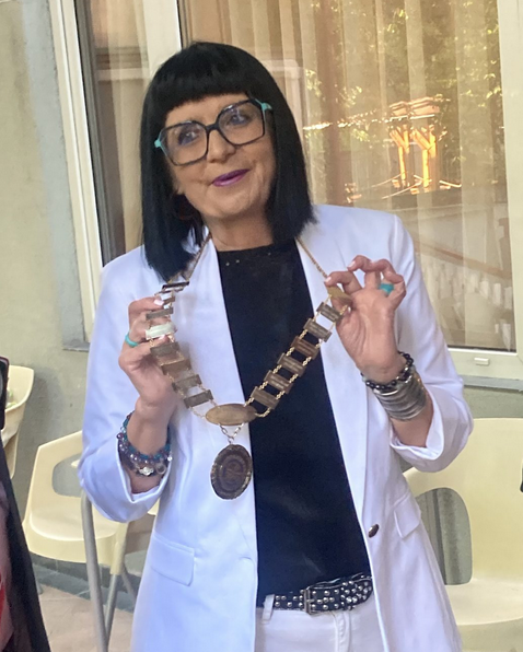 Láncátadó az új klubelnöknek